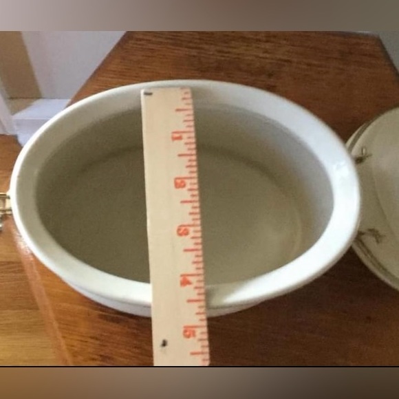 Knotts Berry Farm 2010 Ceramic Canister Oval Fruit Berries Gold Tone Accents - Picture 7 of 8